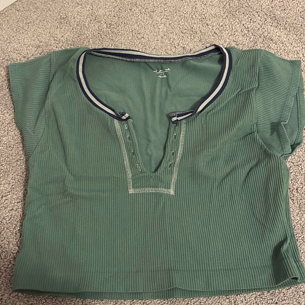 Urban Outfitters cropped tee